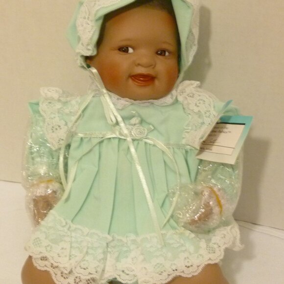 Yolanda Bello "Shawna" African American Porcelain Doll: Ashton Drake Galleries - Picture 10 of 12